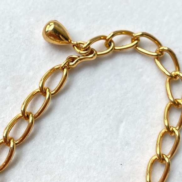 Vintage Monet Gold Tone Chunky Chain Necklace with White Cabochon Pendant - Picture 4 of 6